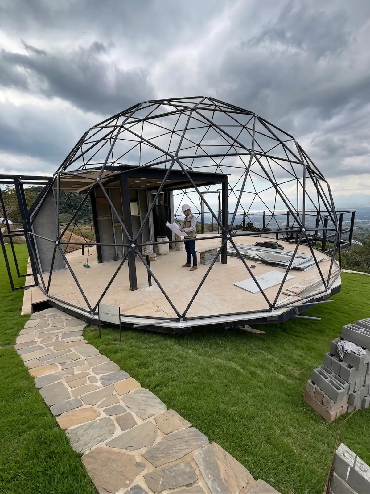 Estructura tipo domo en Sabana — construcción comercial de diseño especial